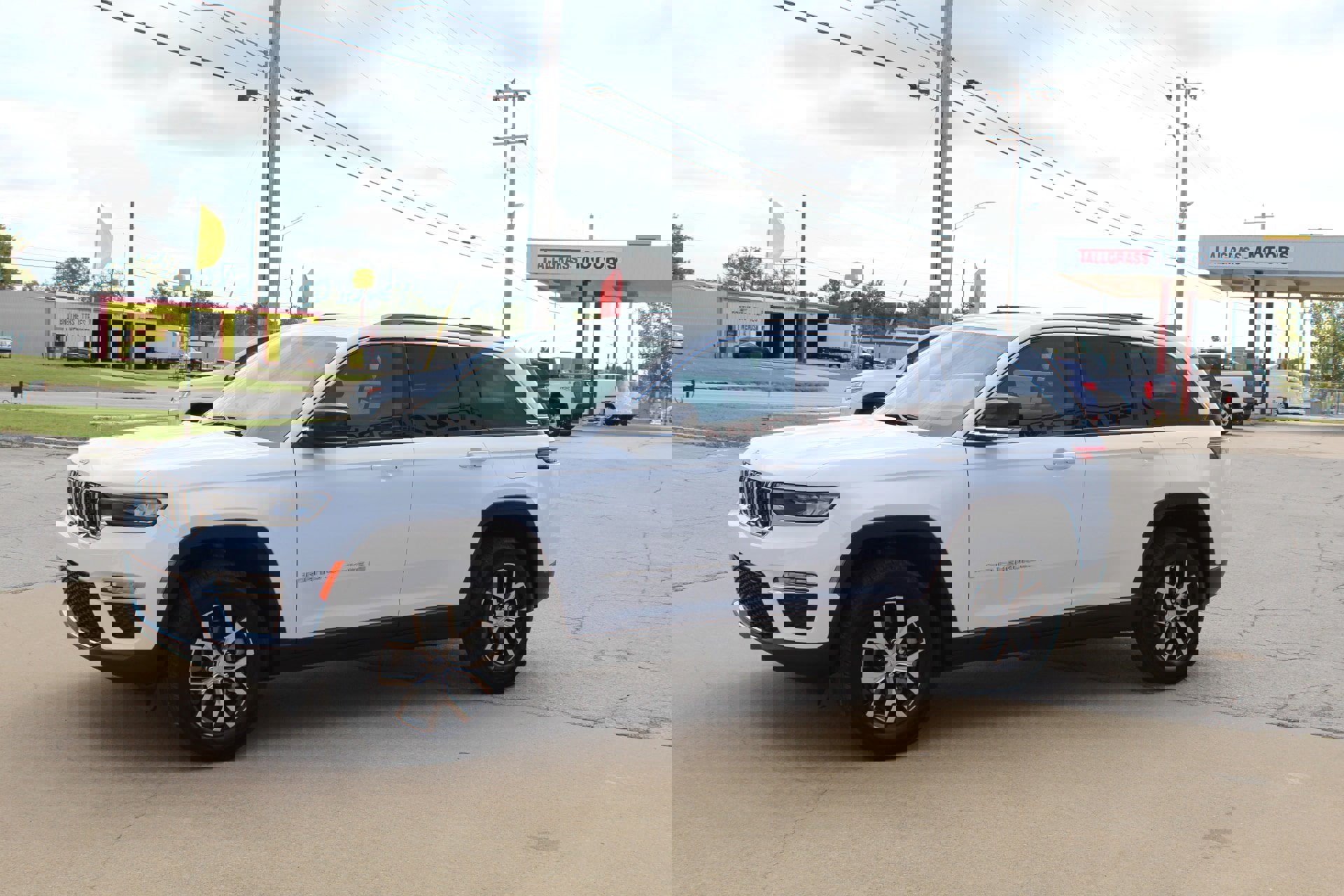 Used 2024 Jeep Grand Cherokee Limited image 10