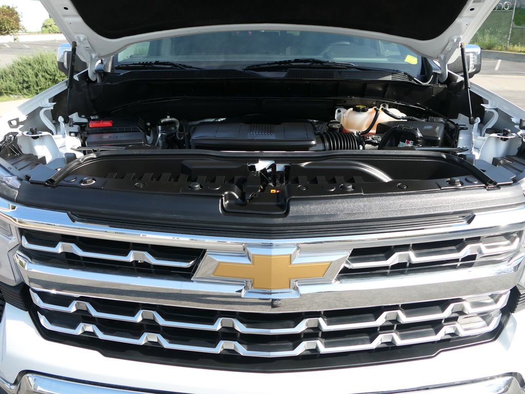 Used 2025 Chevrolet Silverado 1500 LTZ w/ Z71 Off-Road Package AWD/4WD image 29