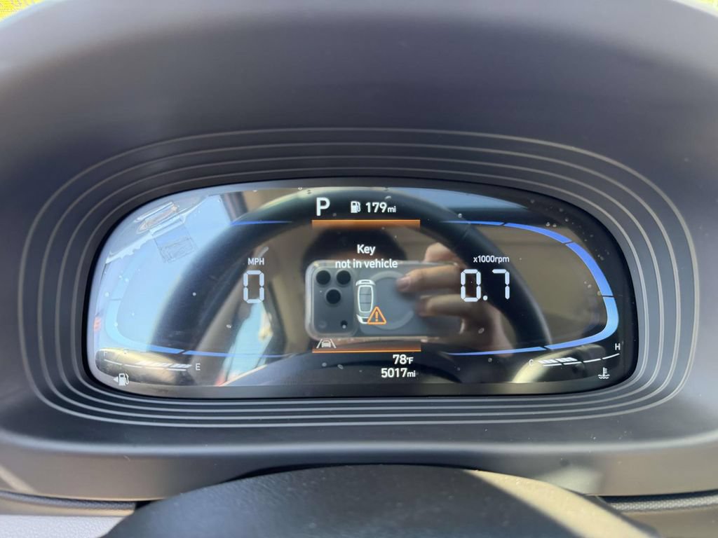 Certified 2024 Hyundai Venue SEL FWD image 28