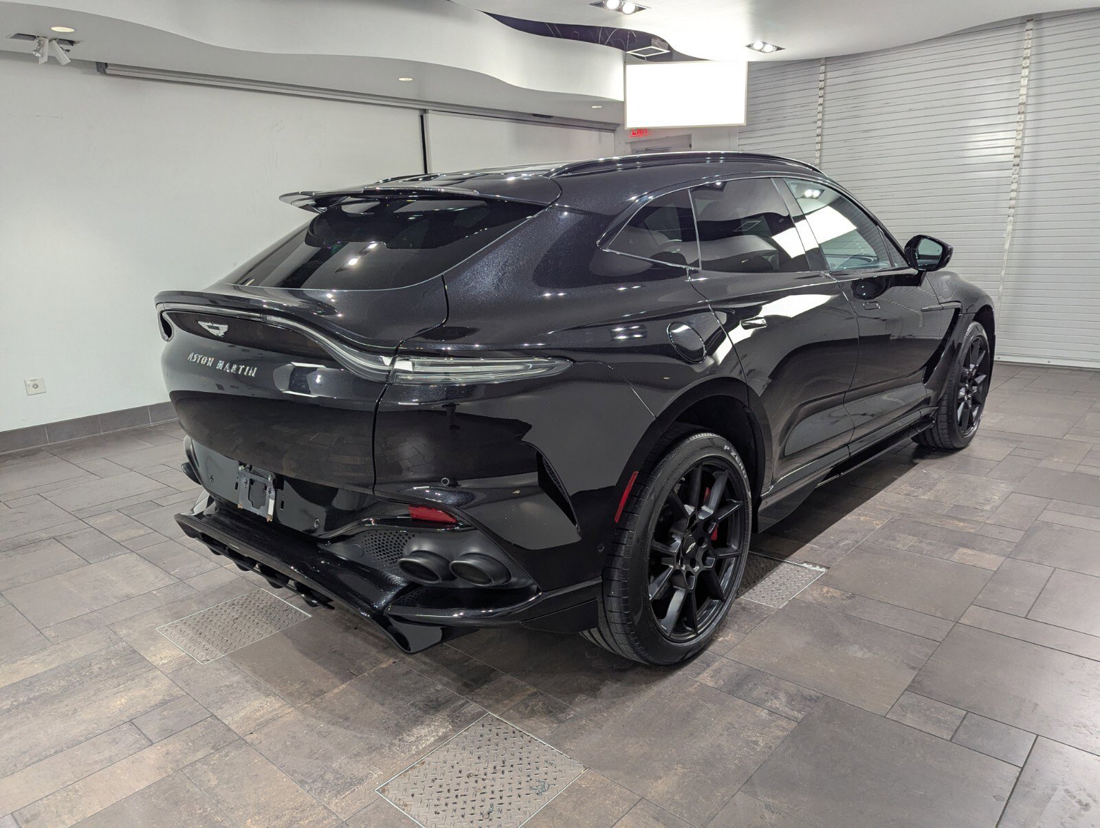 Used 2023 Aston Martin DBX 707 image 29