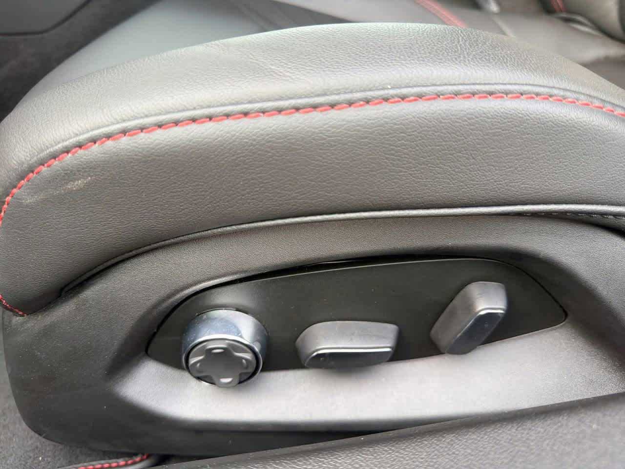 Used 2024 Chevrolet Corvette Stingray Premium Cpe w/ Z51 Performance Package image 10