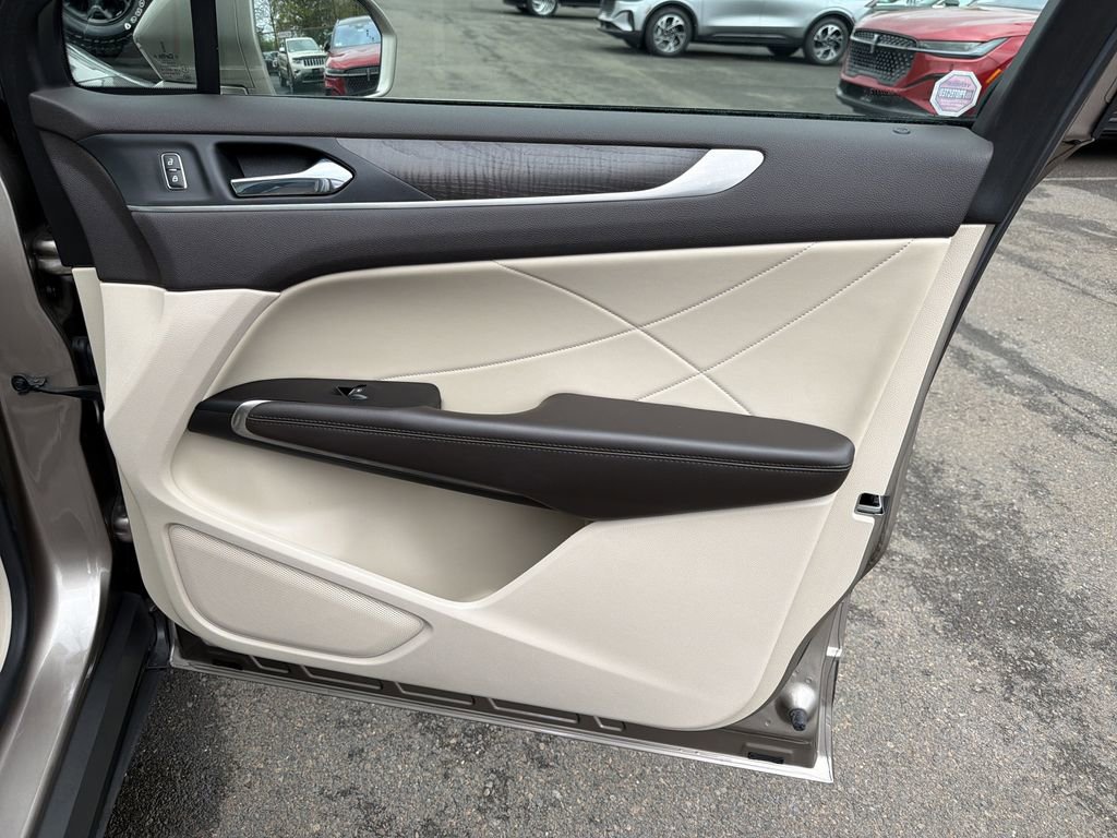 Used 2019 Lincoln MKC Reserve w/ MKC Climate Package image 14