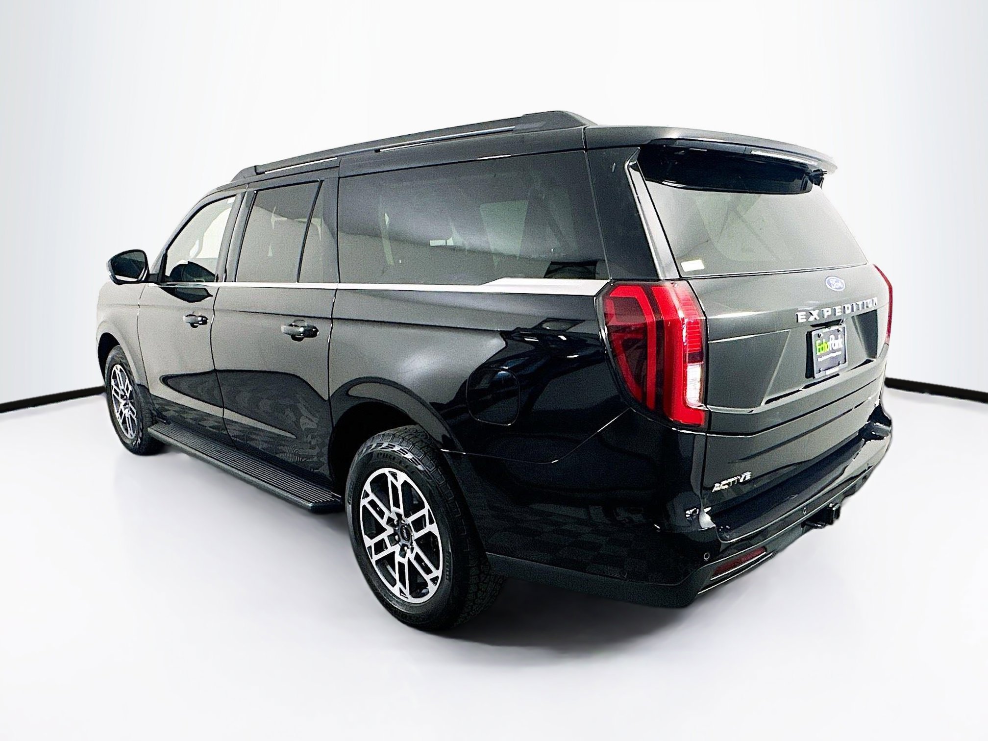 Used 2025 Ford Expedition Max Active AWD/4WD image 5