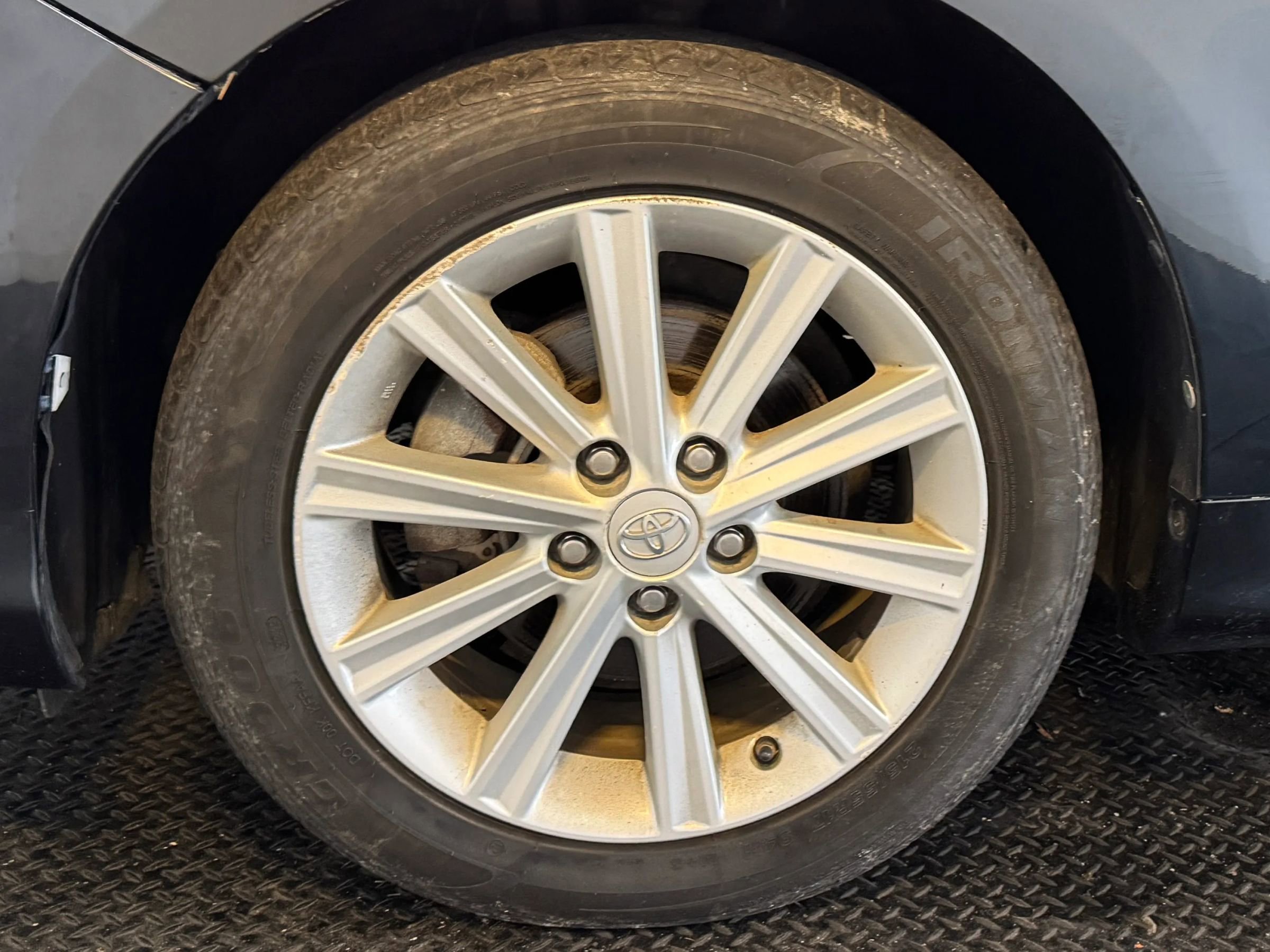 Used 2013 Toyota Camry XLE image 9