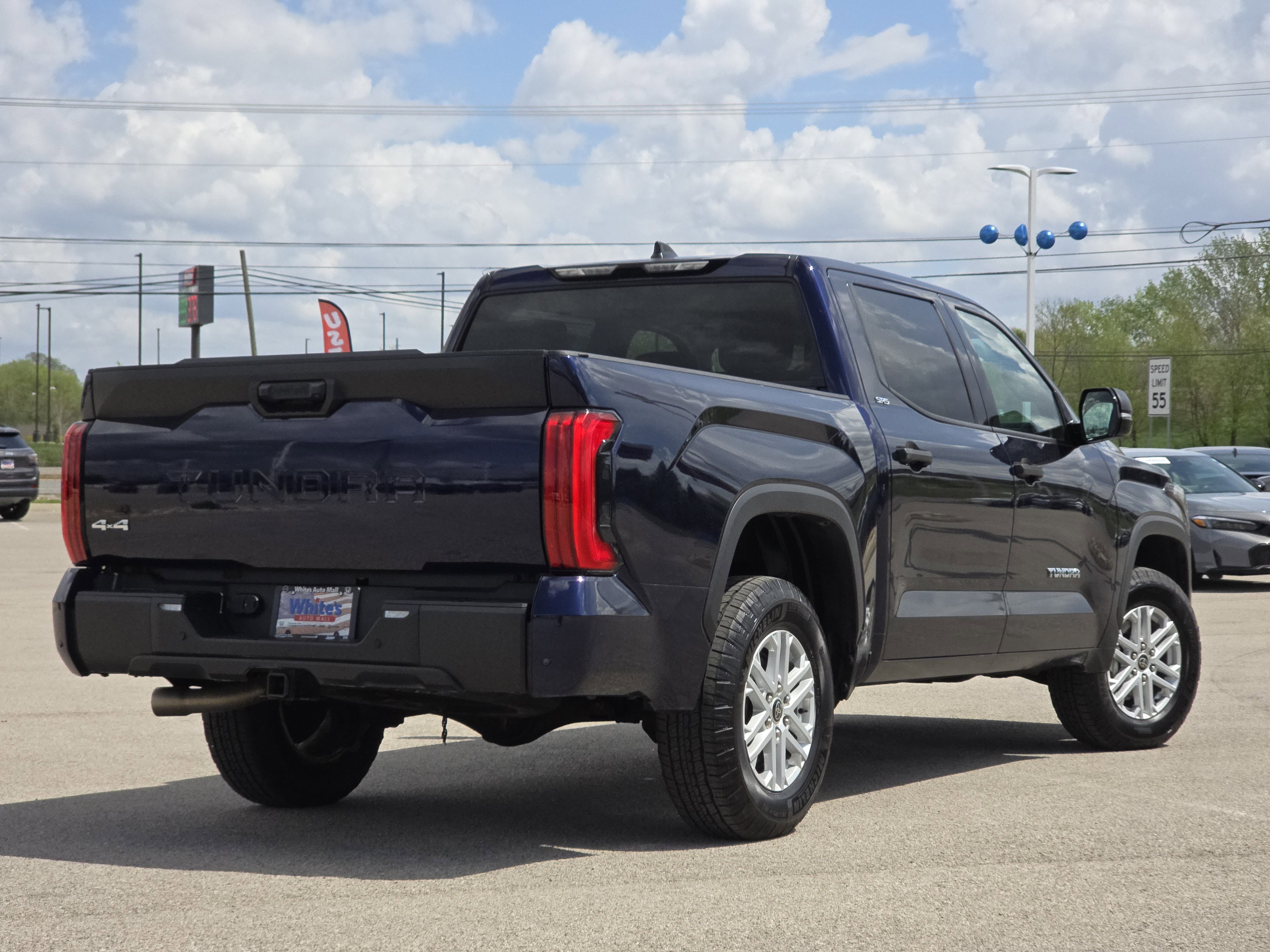 Used 2022 Toyota Tundra SR5 w/ SR5 Convenience Package image 15
