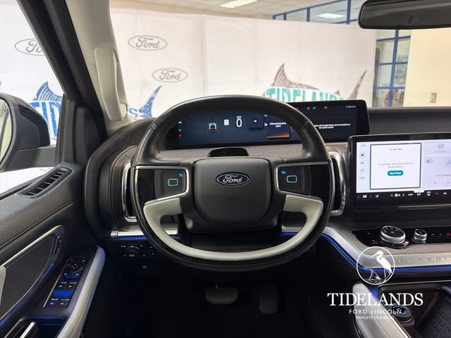 Certified 2025 Ford Expedition Platinum w/ Driver's Package AWD/4WD image 17
