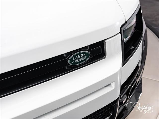Used 2025 Land Rover Defender 110 X-Dynamic SE AWD/4WD image 4
