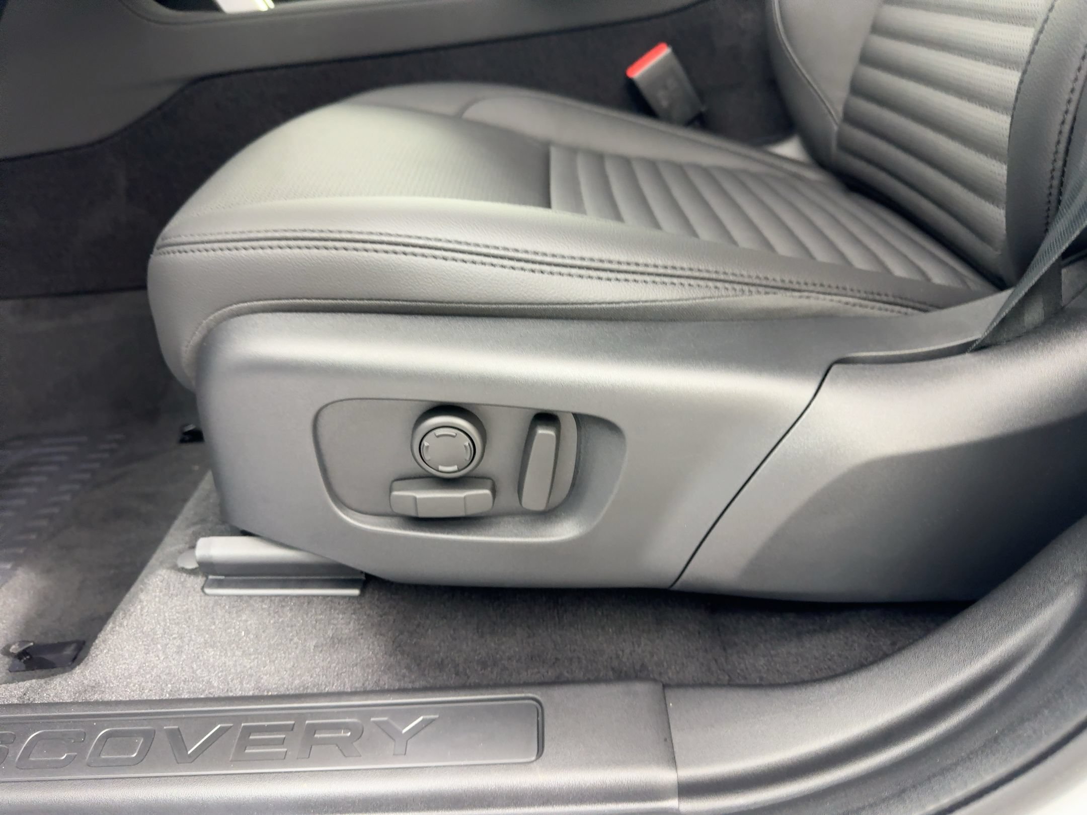 Used 2025 Land Rover Discovery Sport S AWD/4WD image 14