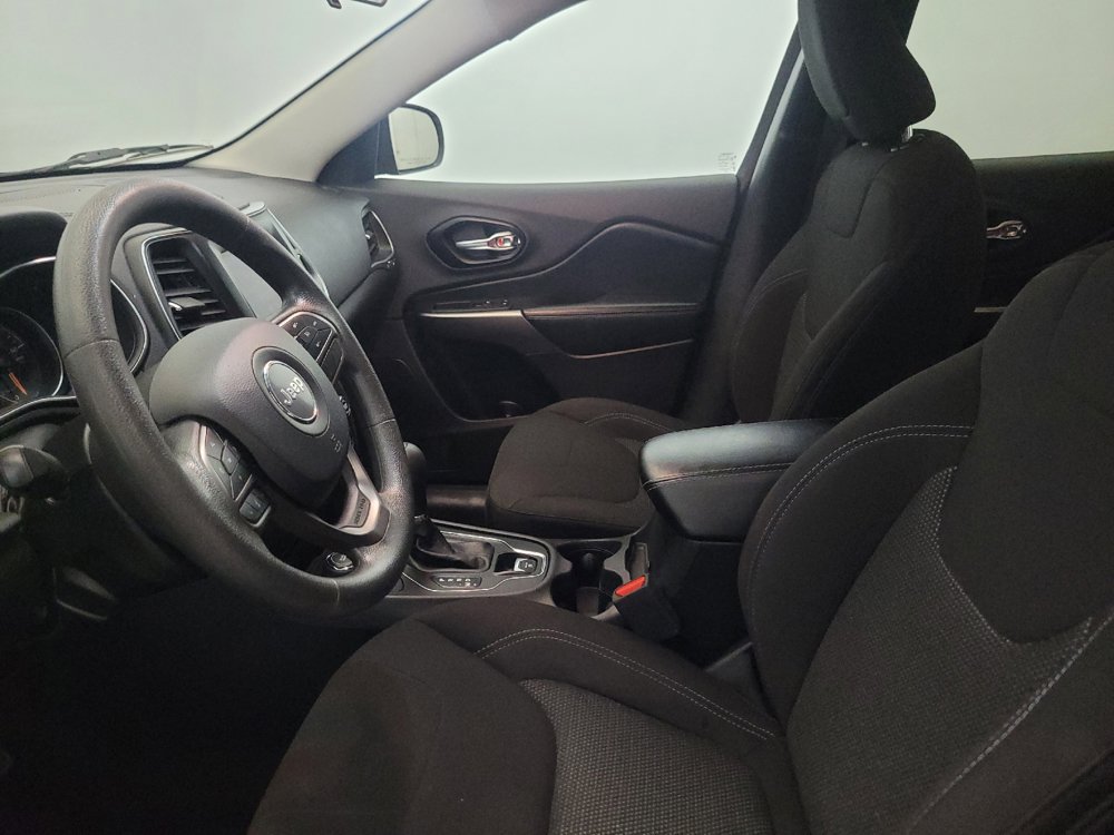 Used 2020 Jeep Cherokee Latitude AWD/4WD image 17