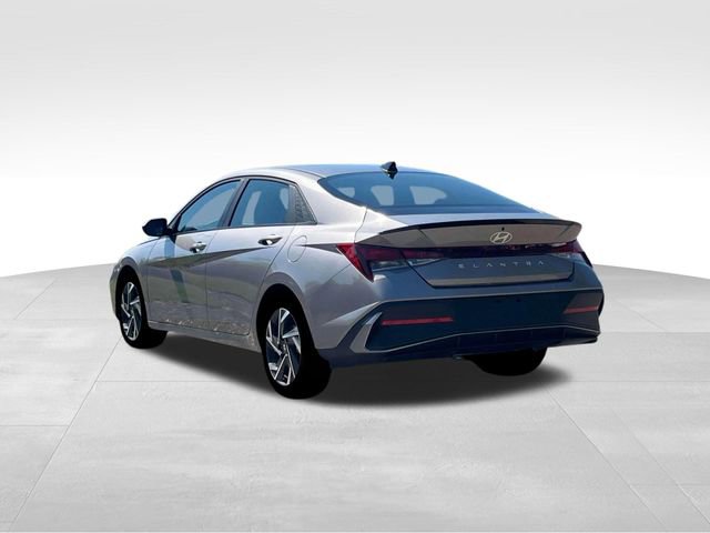 New 2025 Hyundai Elantra Sport image 5