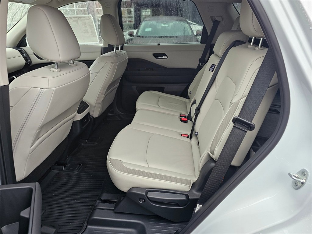 New 2025 Nissan Pathfinder SL w/ Cargo Package image 11