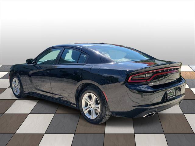 Used 2022 Dodge Charger SXT RWD image 2