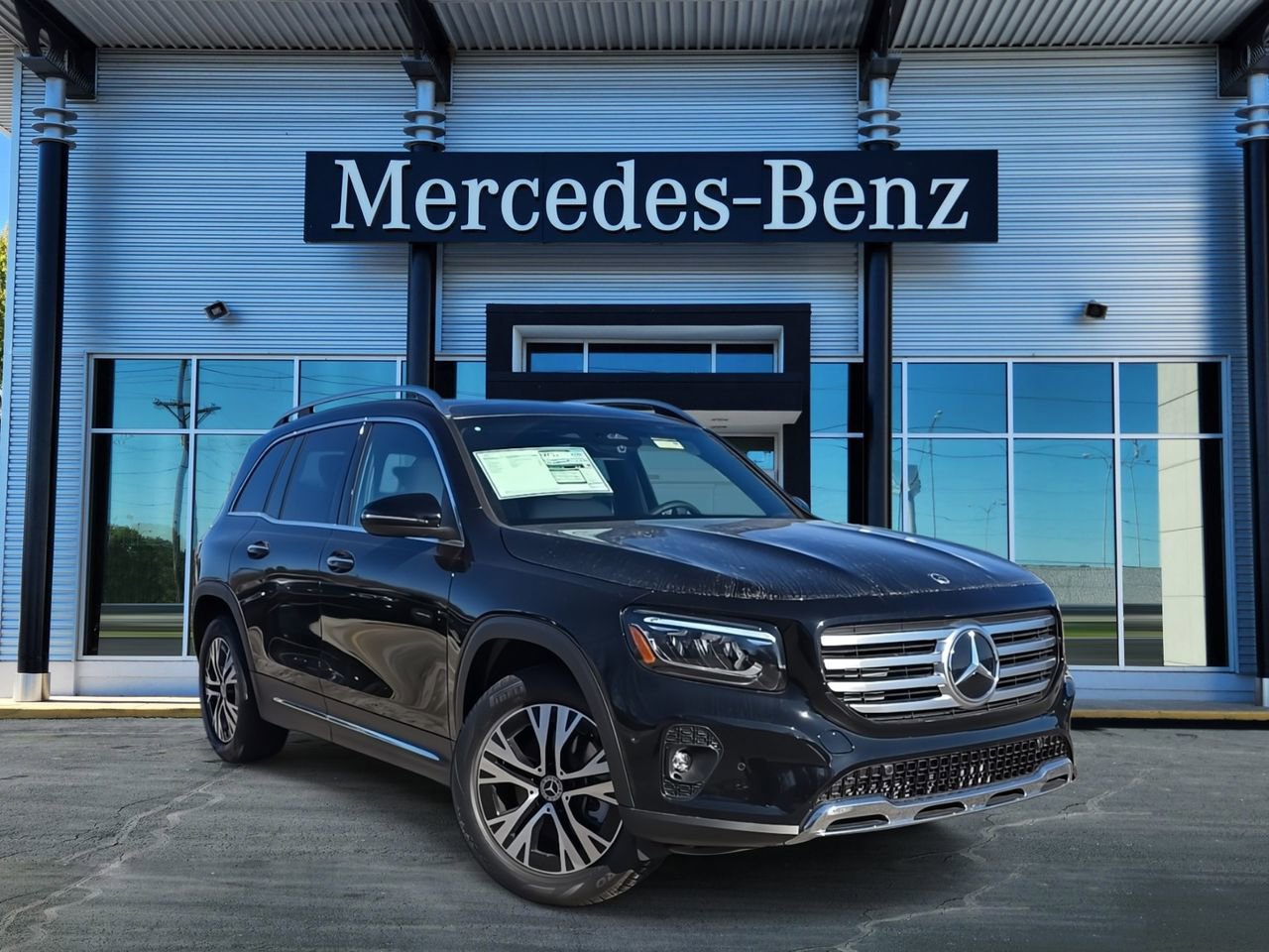 New 2026 Mercedes-Benz GLB 250 4MATIC image 1