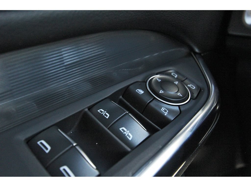 Used 2025 Cadillac XT4 Premium Luxury FWD image 20