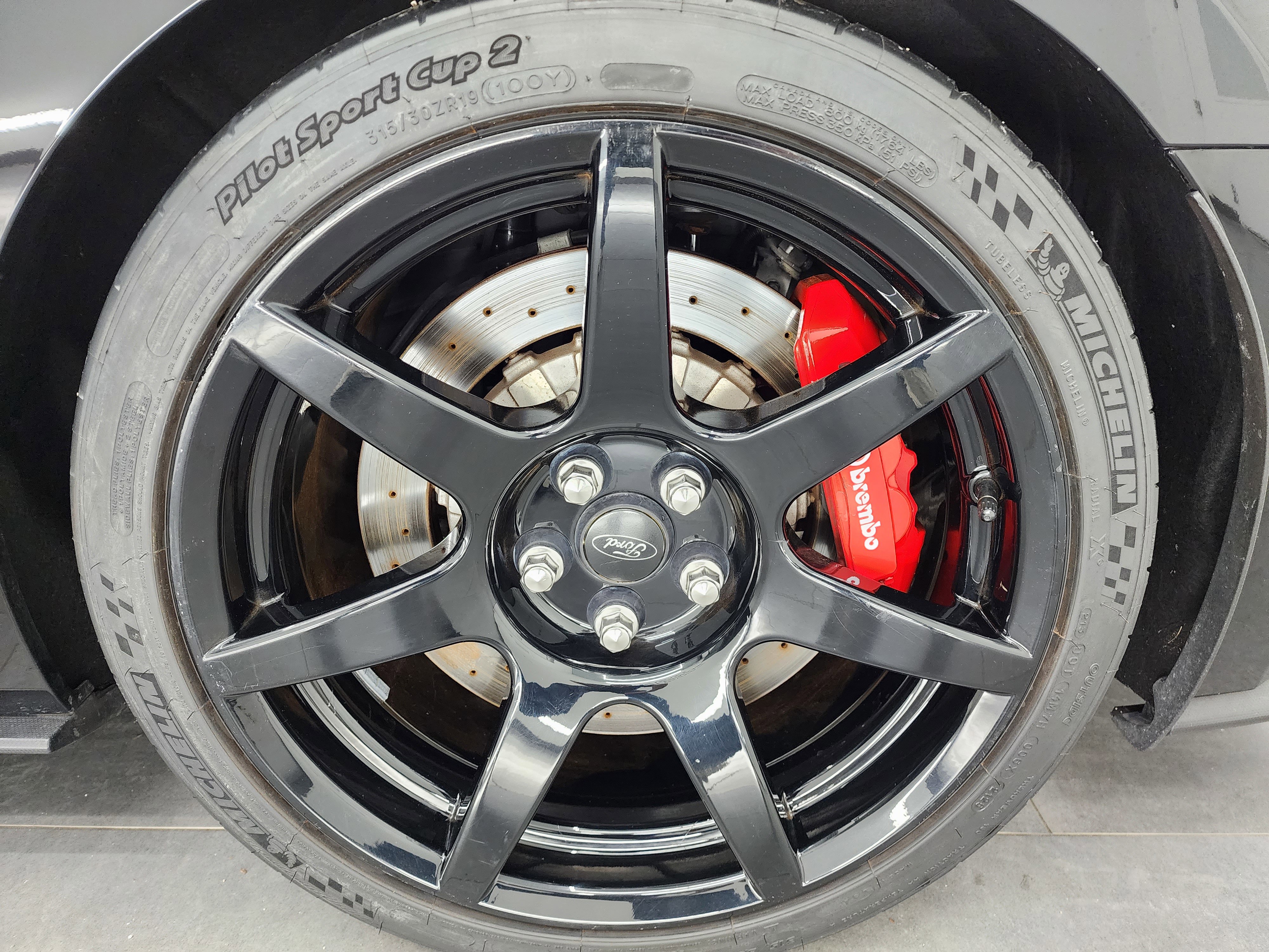 Used 2016 Ford Mustang Shelby GT350R w/ GT350R Equipment Group 920A RWD image 59