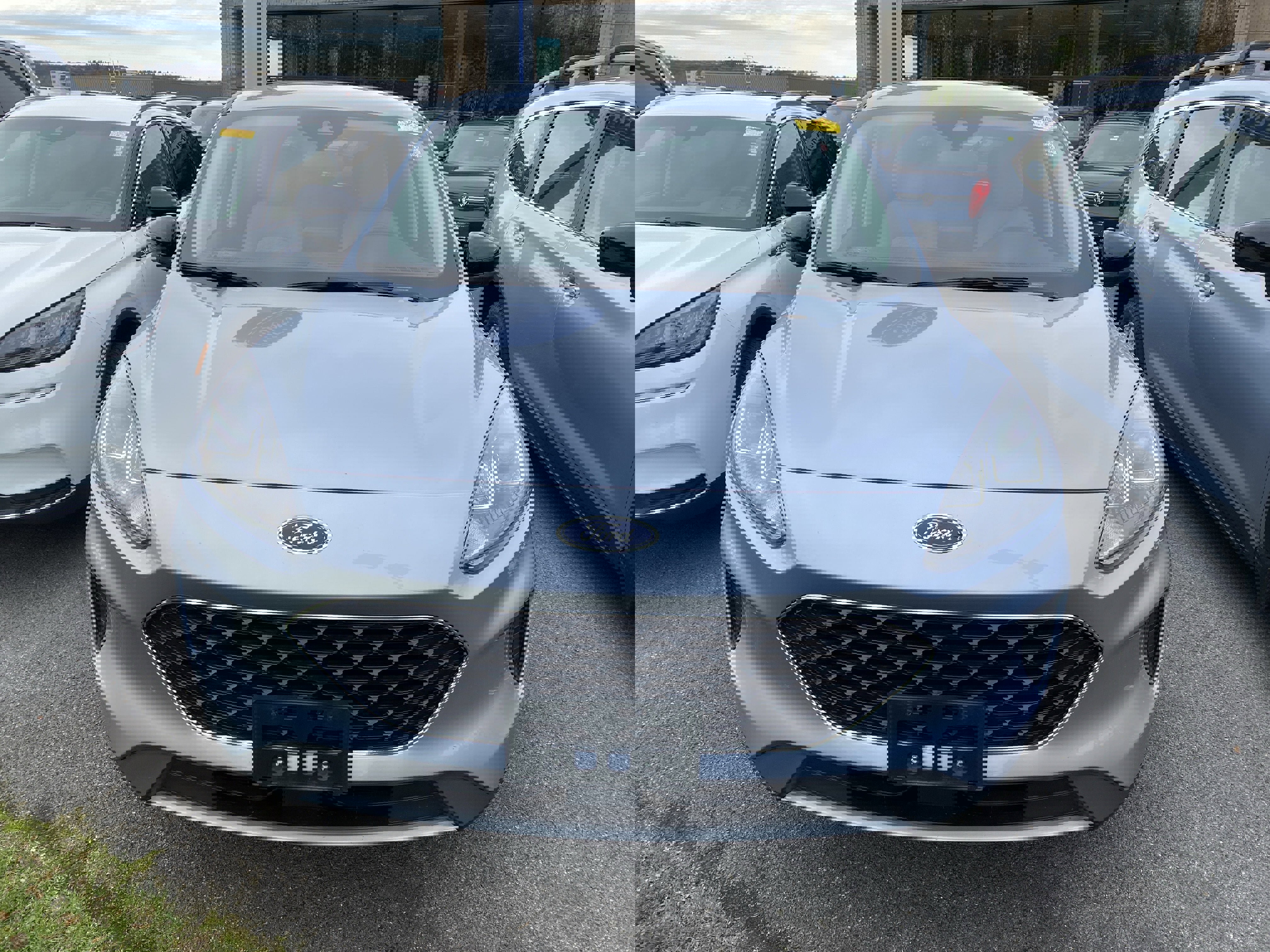 Used 2022 Ford Escape SE w/ Cold Weather Package image 3