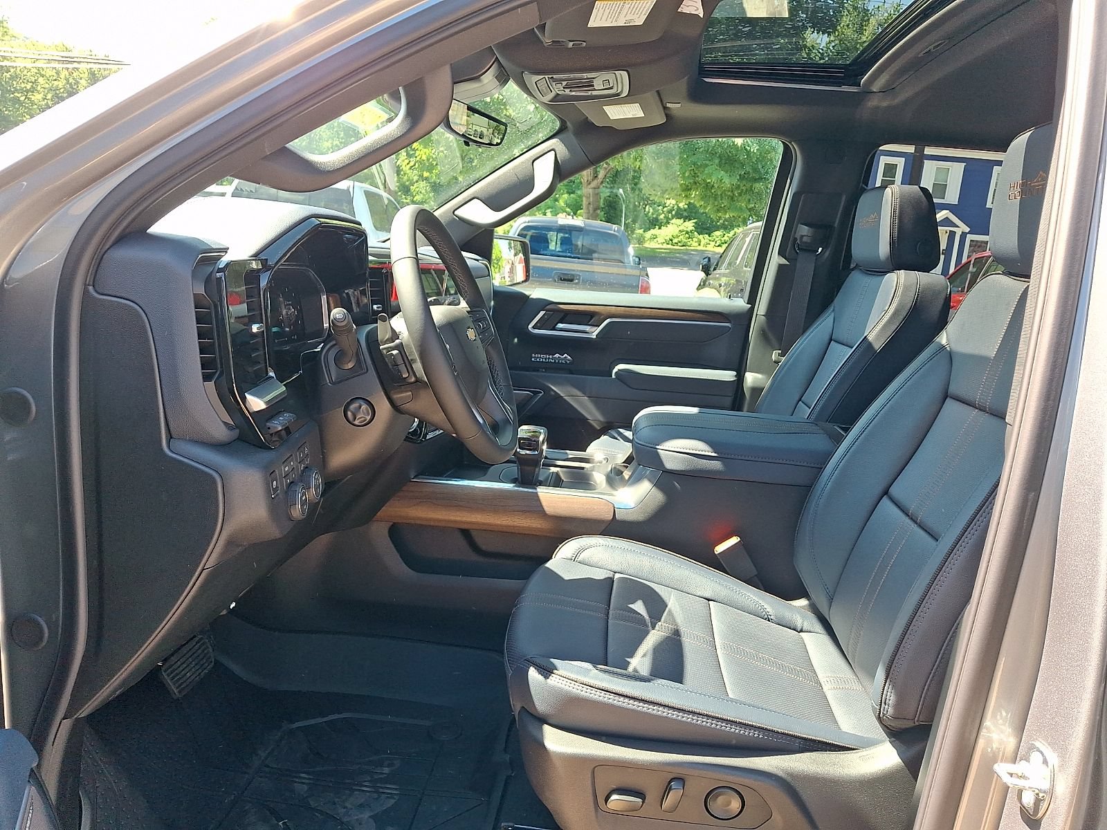 New 2026 Chevrolet Silverado 1500 High Country w/ High Country Premium Package AWD/4WD image 13