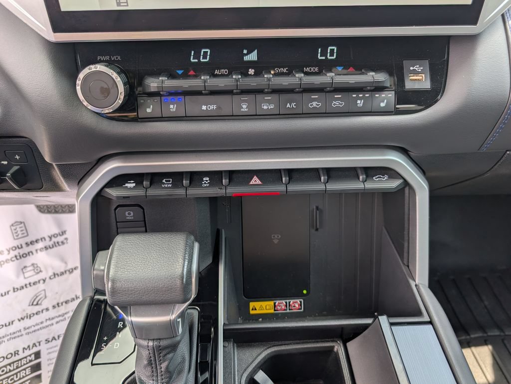 Used 2025 Toyota Tundra Platinum AWD/4WD image 18