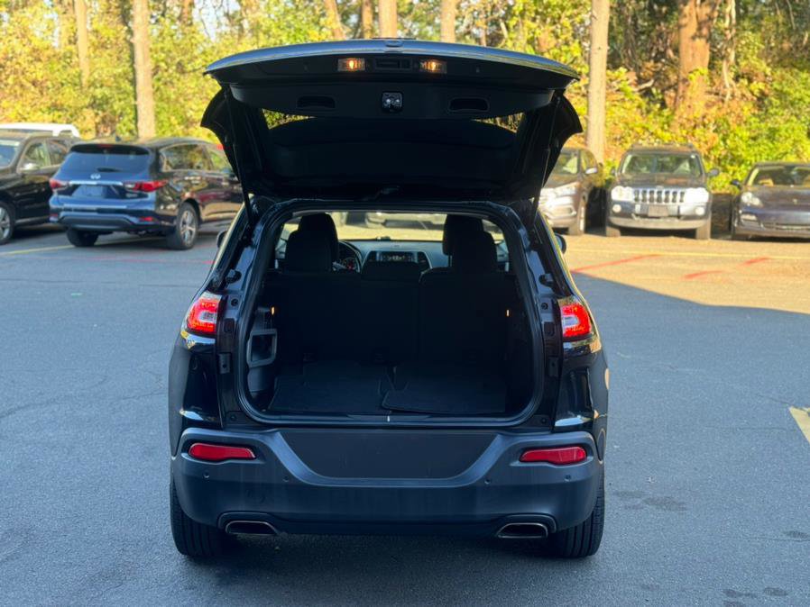 Used 2016 Jeep Cherokee Latitude w/ Safety/Convenience Group image 6