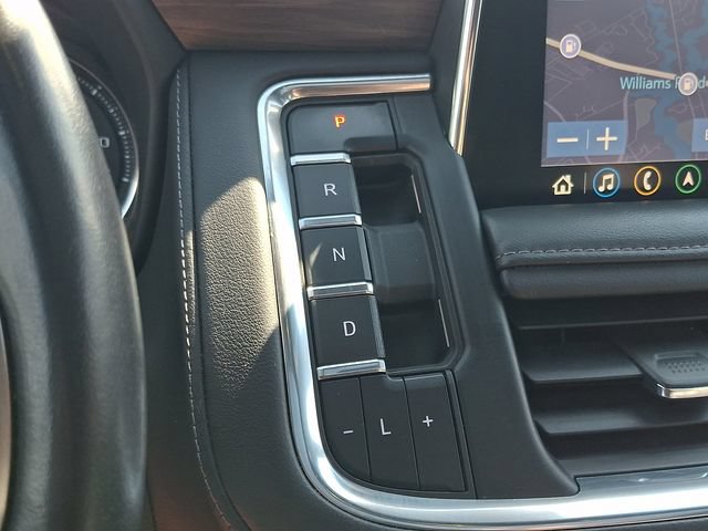 Used 2021 Chevrolet Suburban Z71 w/ Luxury Package AWD/4WD image 16