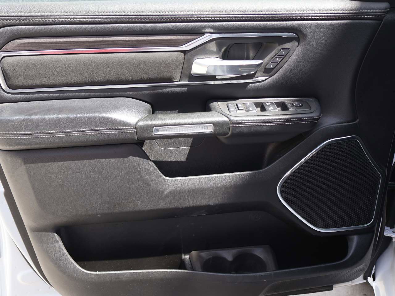 Used 2025 RAM 1500 Laramie image 7