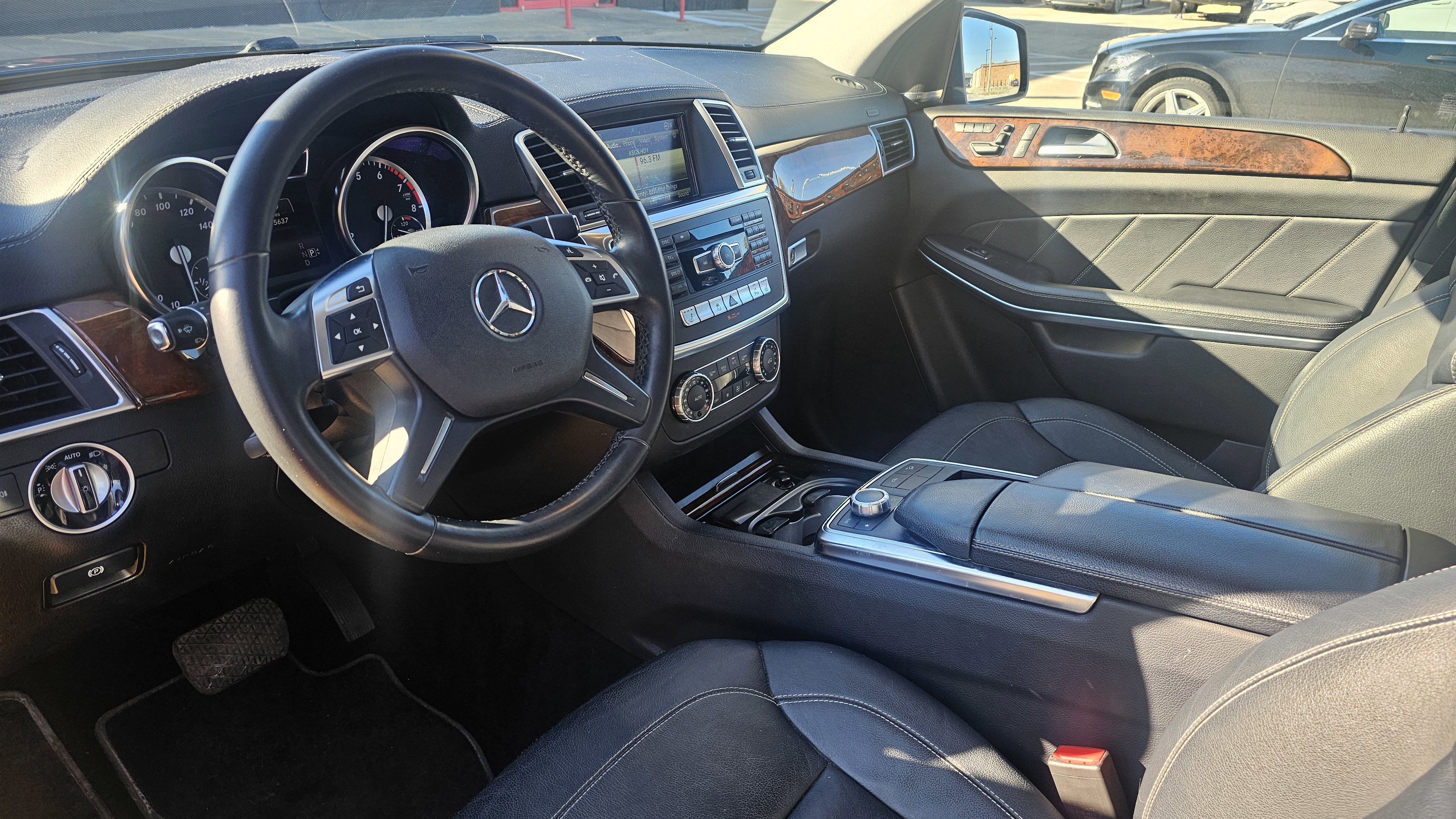 Used 2014 Mercedes-Benz GL 450 4MATIC 4dr GL 450 w/ Driver Assistance Package image 27