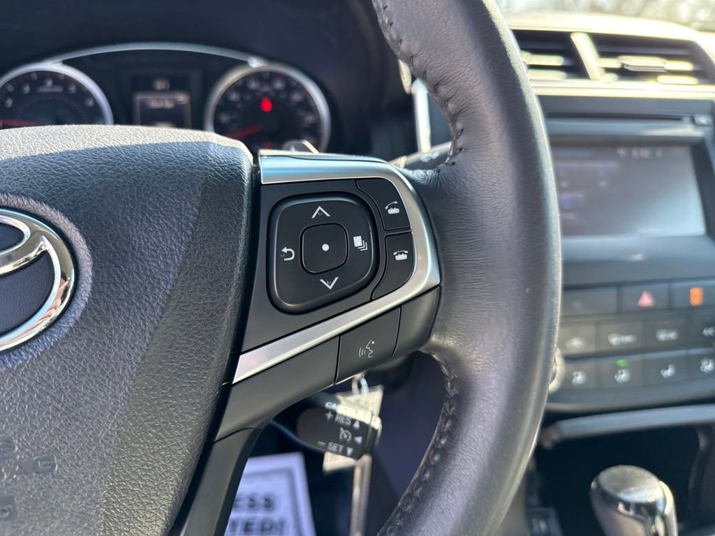 Used 2017 Toyota Camry SE image 19