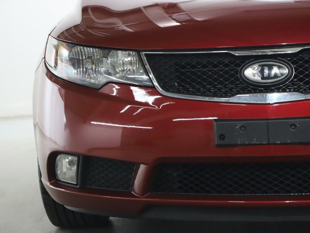 Used 2010 Kia Forte SX image 8