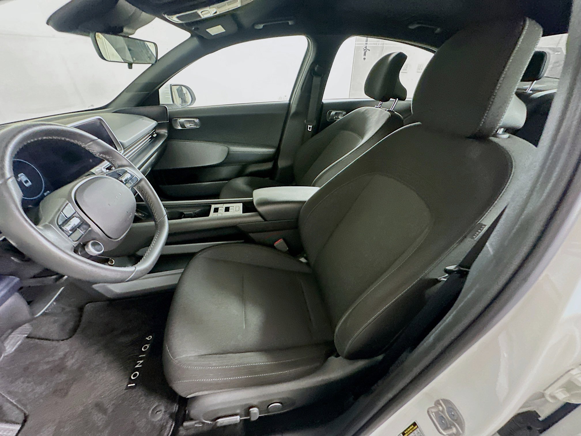 Used 2024 Hyundai Ioniq 6 SE image 13