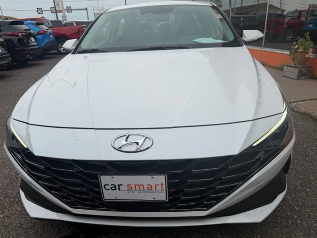 Used 2022 Hyundai Elantra SEL w/ Convenience + Premium Package FWD image 2