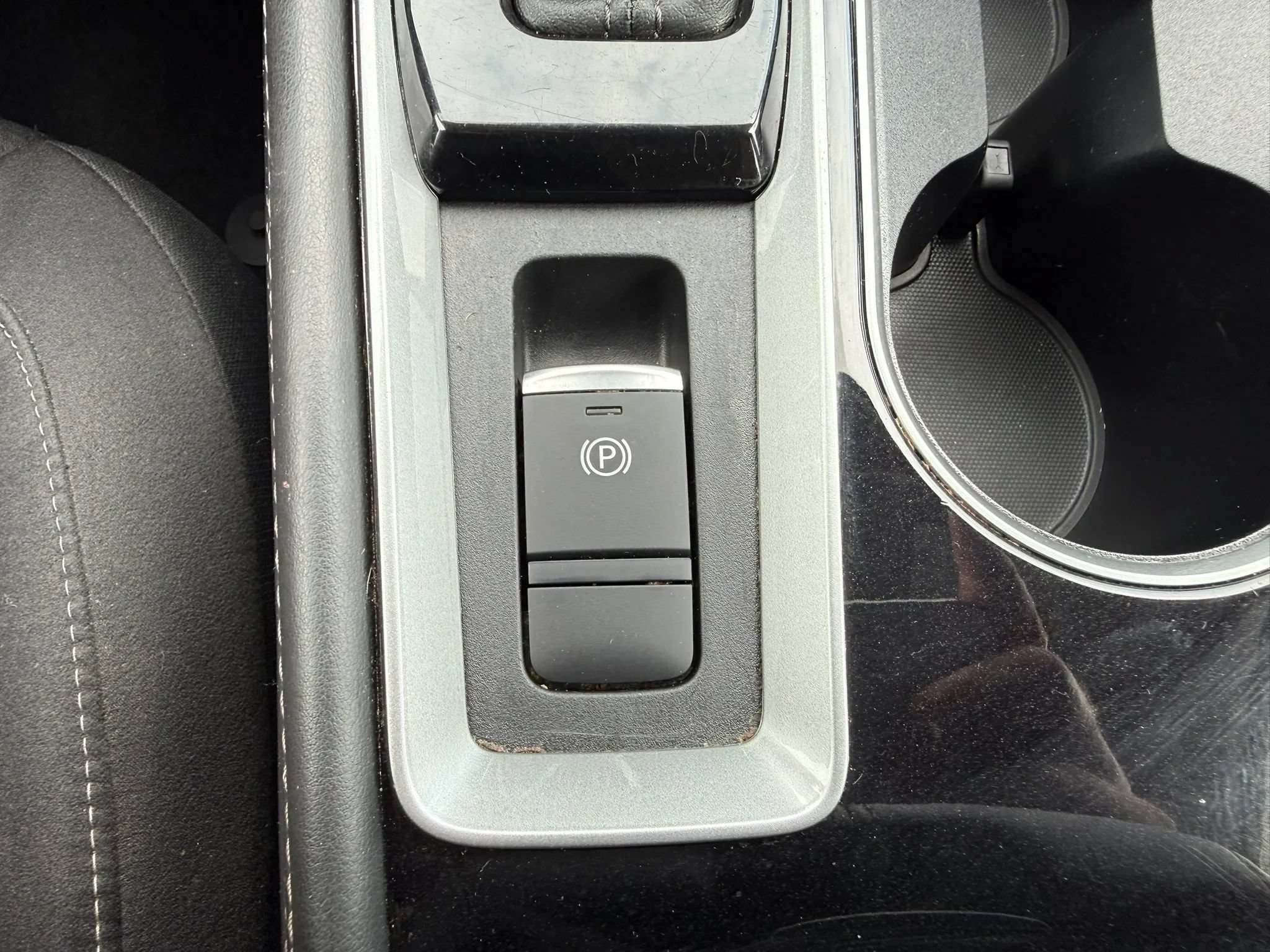Used 2023 Nissan Altima 2.5 SV AWD/4WD image 23