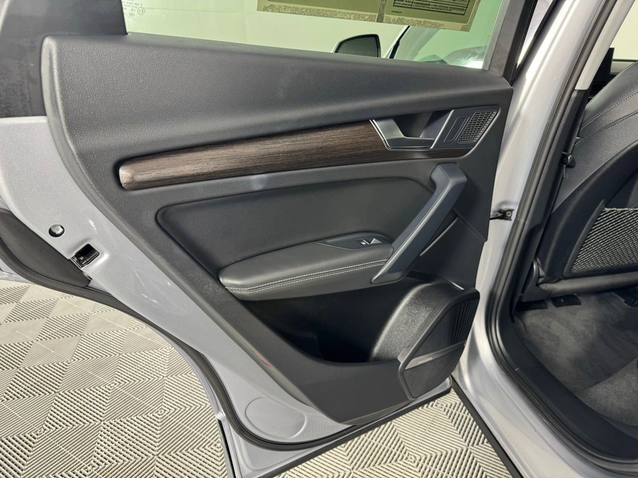 Used 2024 Audi Q5 2.0T Premium Plus image 32