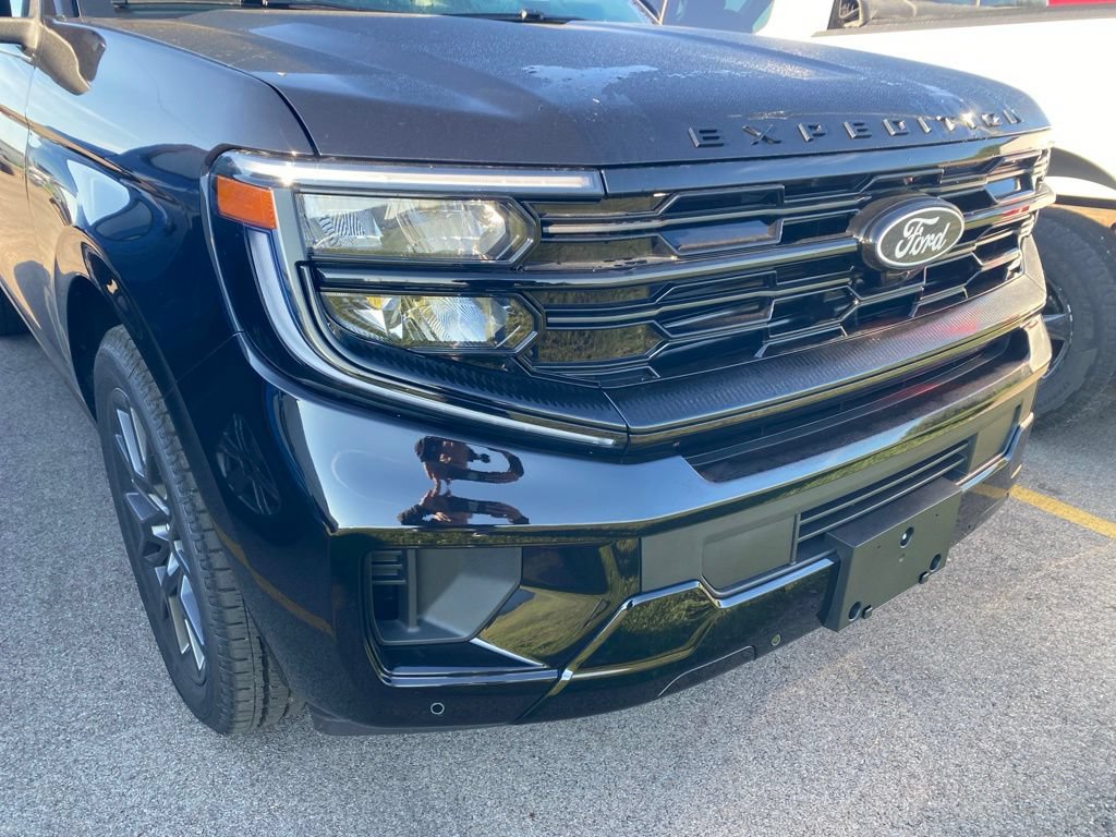 New 2027 Ford Expedition Max Platinum w/ Stealth Appearance Package AWD/4WD image 3