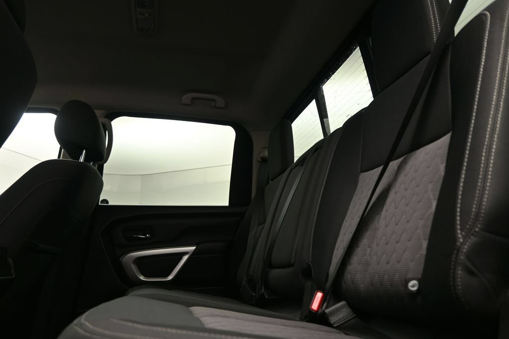 Used 2022 Nissan Titan SV w/ SV Convenience Package AWD/4WD image 13