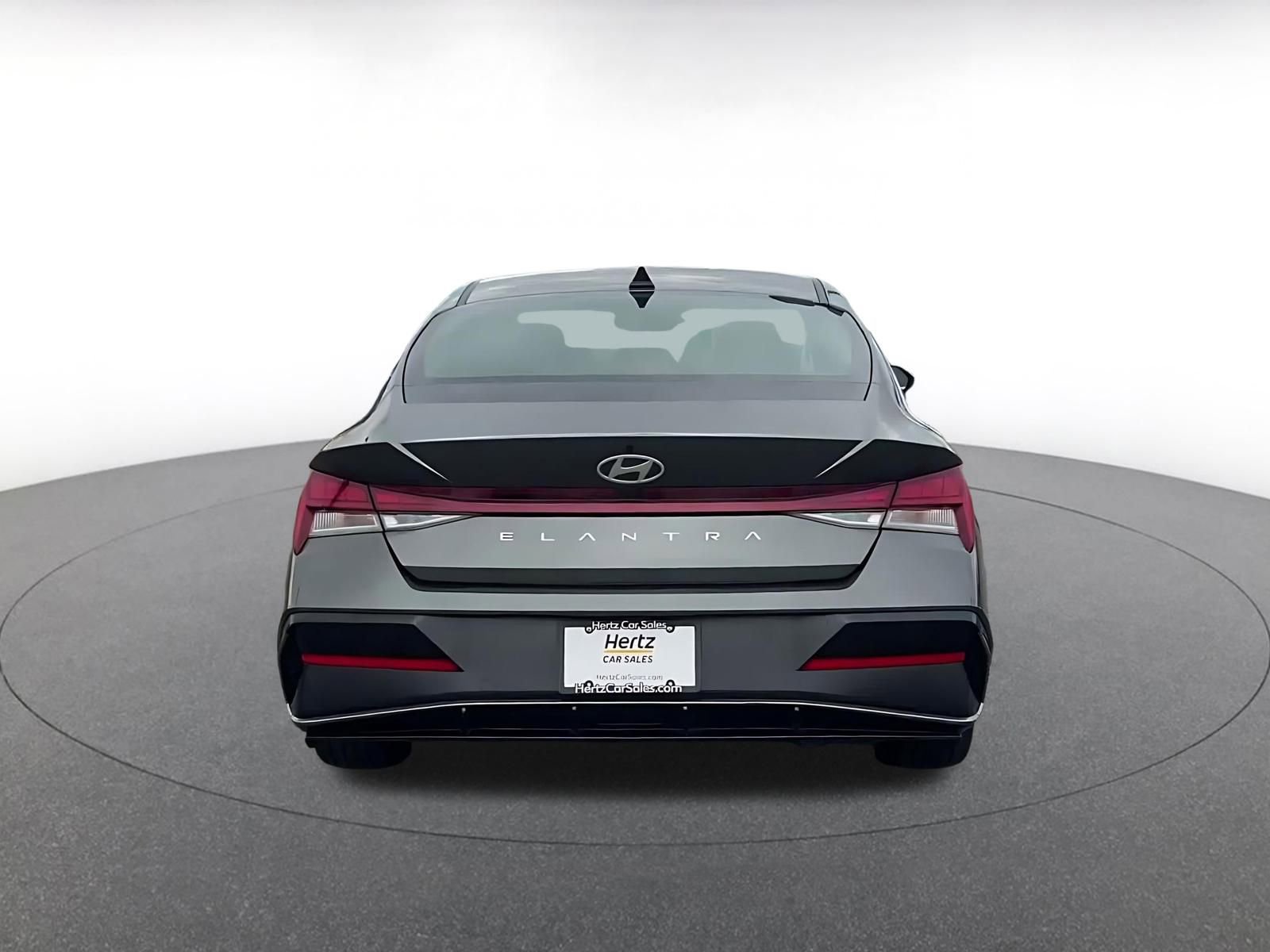 Used 2025 Hyundai Elantra SEL image 12