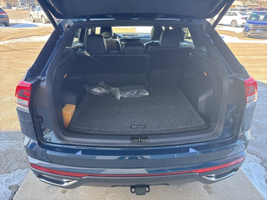 Certified 2023 Volkswagen Atlas Cross Sport SE image 14