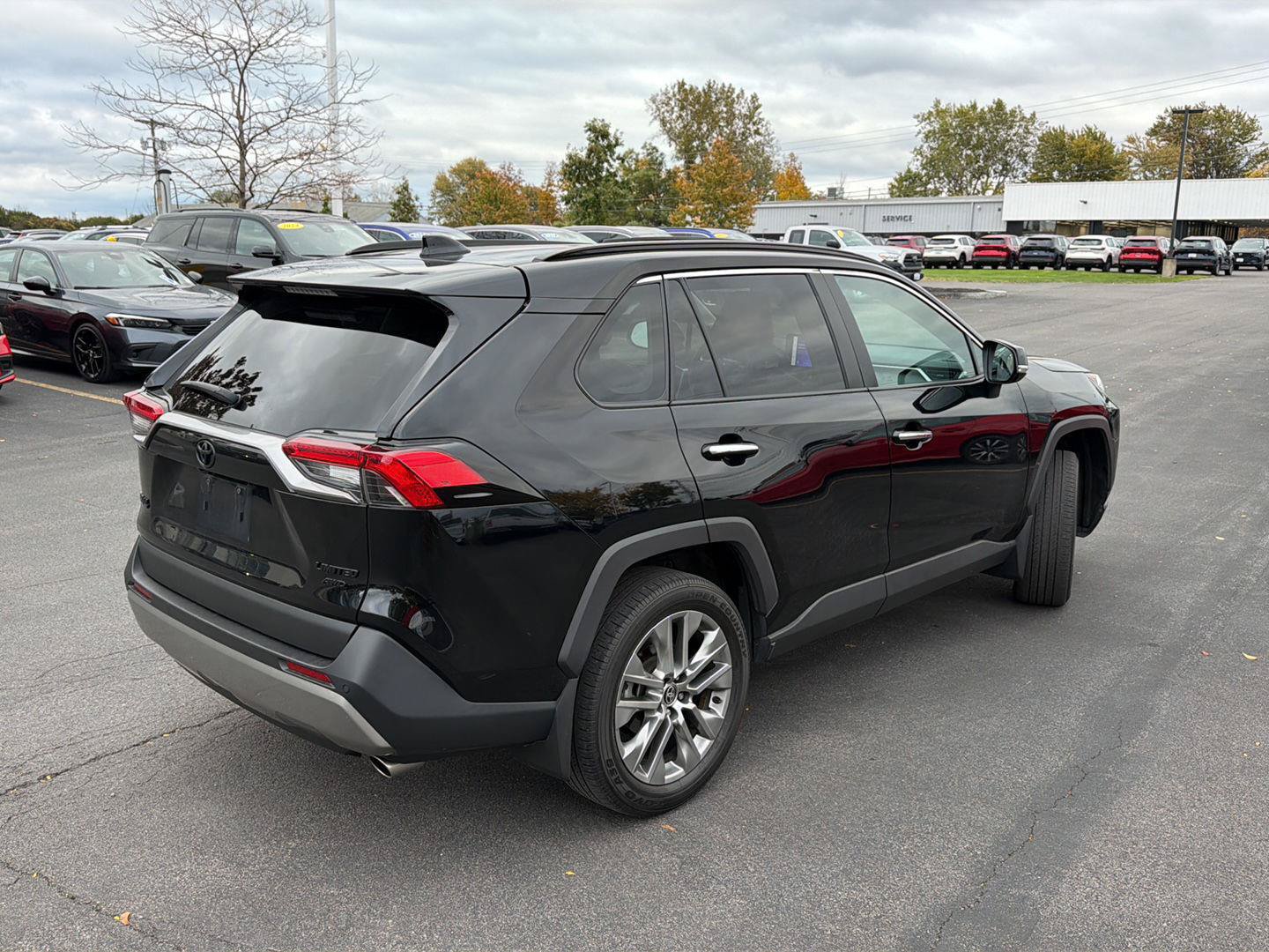 Used 2024 Toyota RAV4 Limited w/ Weather Package AWD/4WD image 7