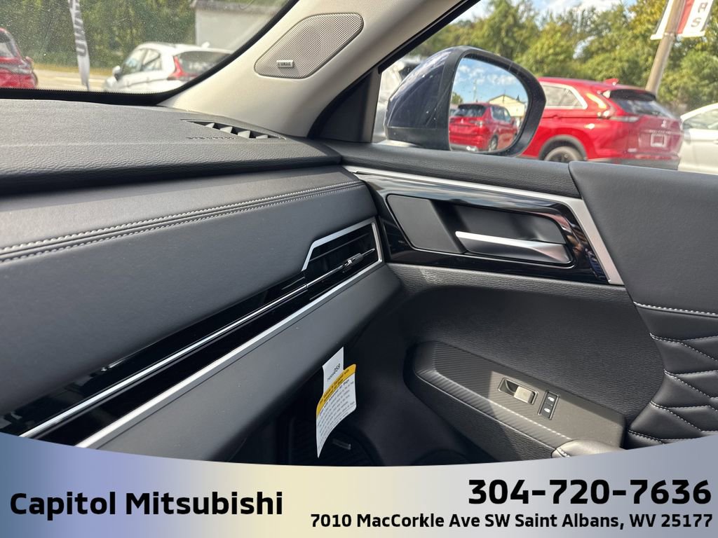 New 2025 Mitsubishi Outlander SEL image 26