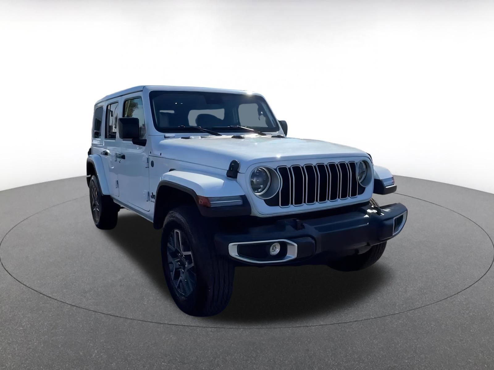 Used 2025 Jeep Wrangler Sahara image 3