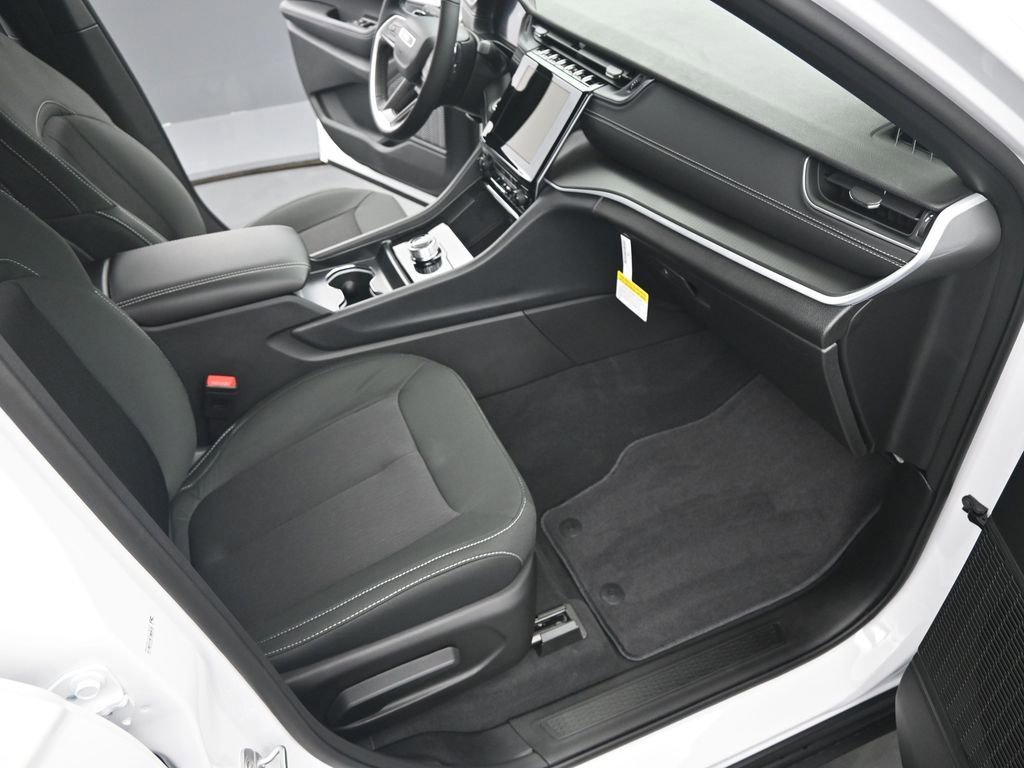 New 2025 Jeep Grand Cherokee Laredo X w/ Luxury Tech Group I image 15