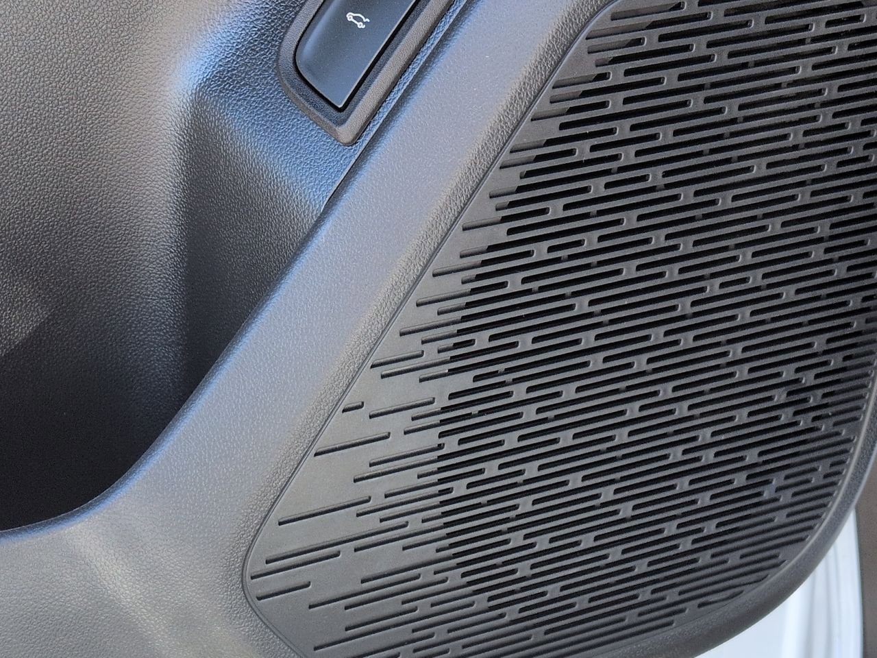 New 2026 Chevrolet Equinox ACTIV w/ Safety and Technology Package FWD image 25