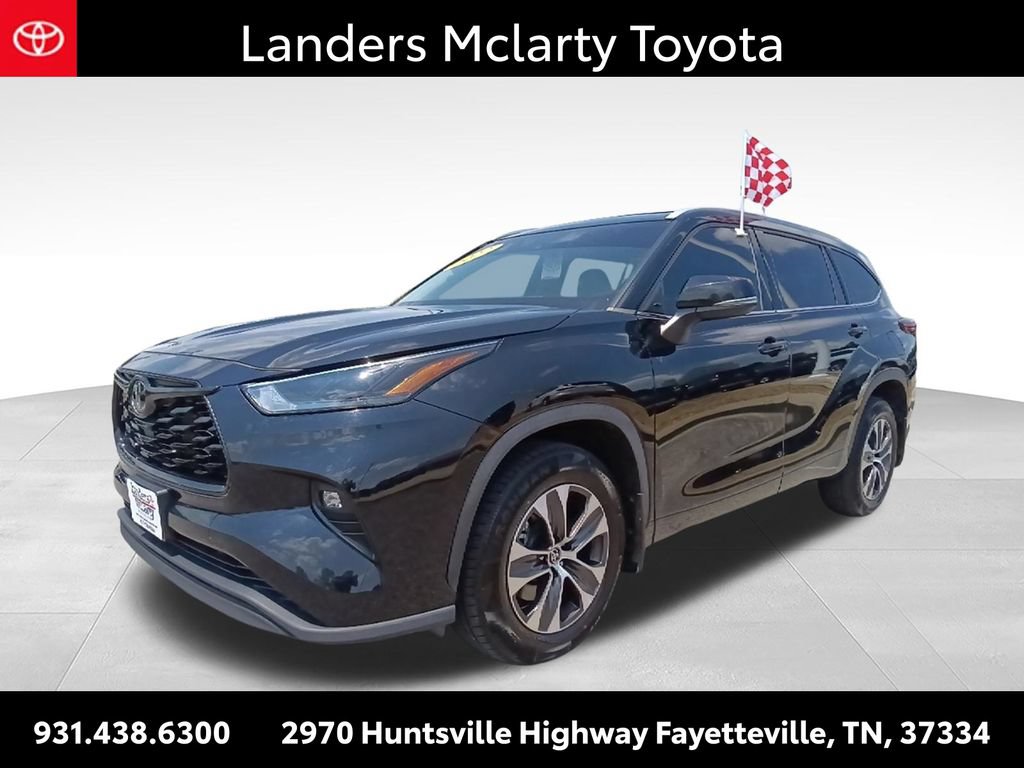 Used 2022 Toyota Highlander XLE AWD/4WD image 7