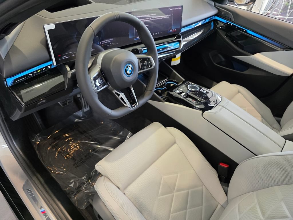 New 2027 BMW 550e xDrive w/ Executive Package AWD/4WD image 7