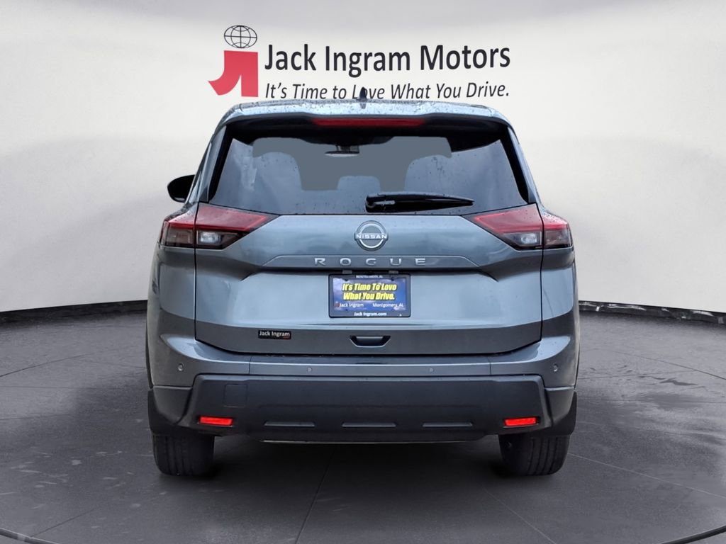 Used 2026 Nissan Rogue S FWD image 4