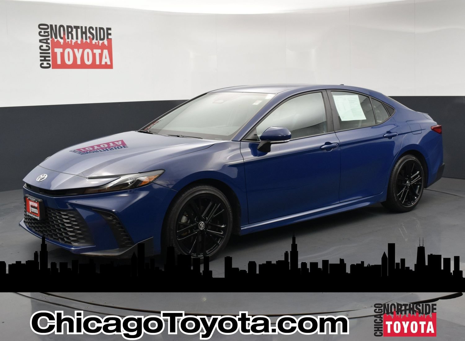 Used 2025 Toyota Camry SE FWD image 1