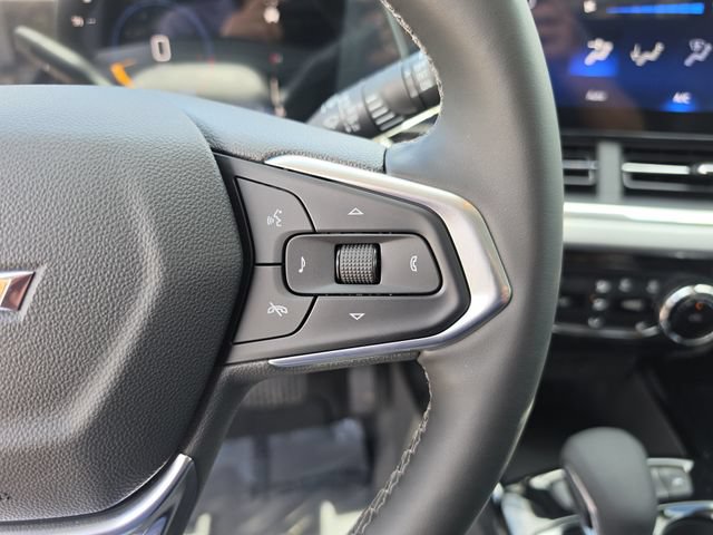 Used 2026 Chevrolet Trax LT w/ LT Convenience Package FWD image 31
