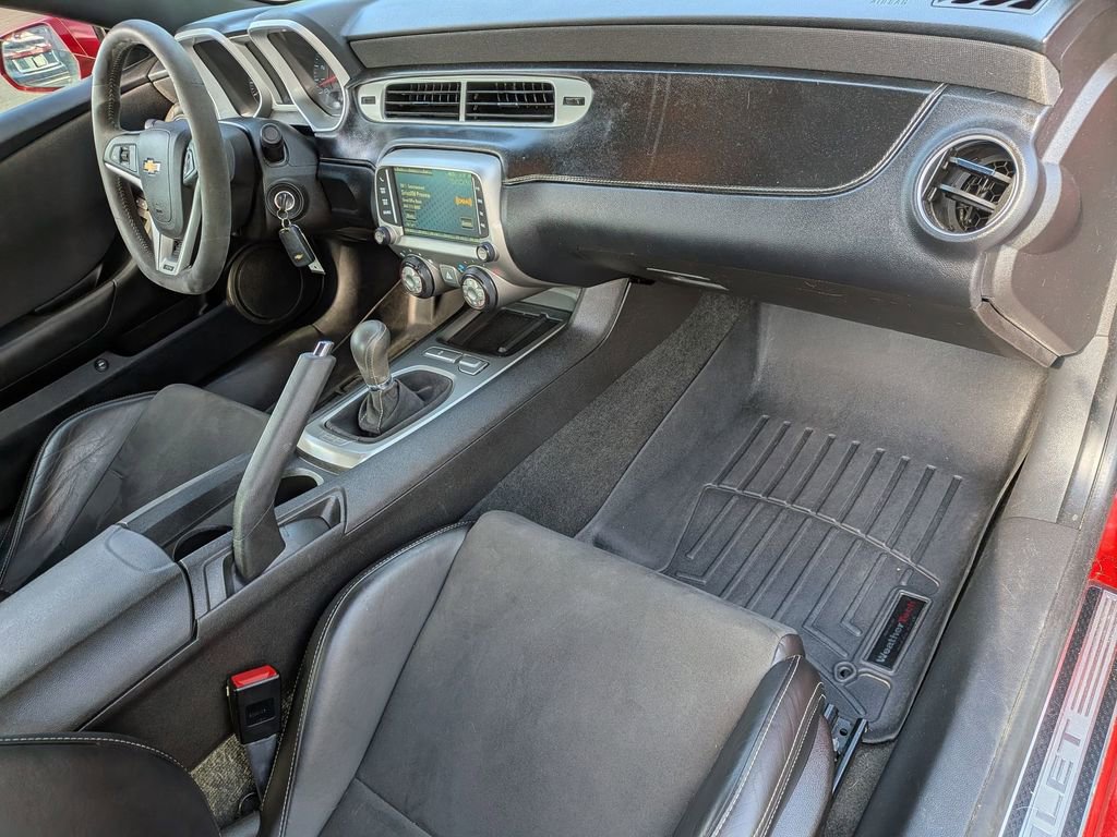 Used 2015 Chevrolet Camaro SS w/ SS Performance Package RWD image 21