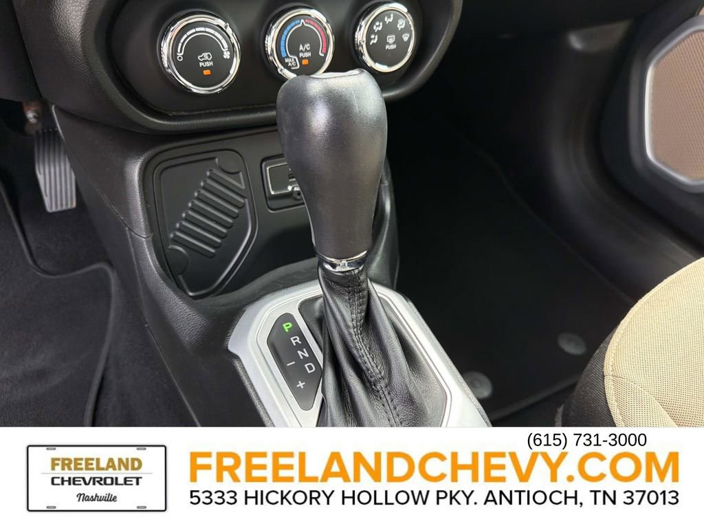 Used 2016 Jeep Renegade Latitude image 33