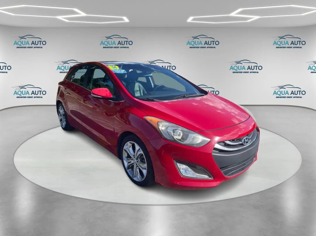 Used 2013 Hyundai Elantra GT w/ Style Pkg image 2