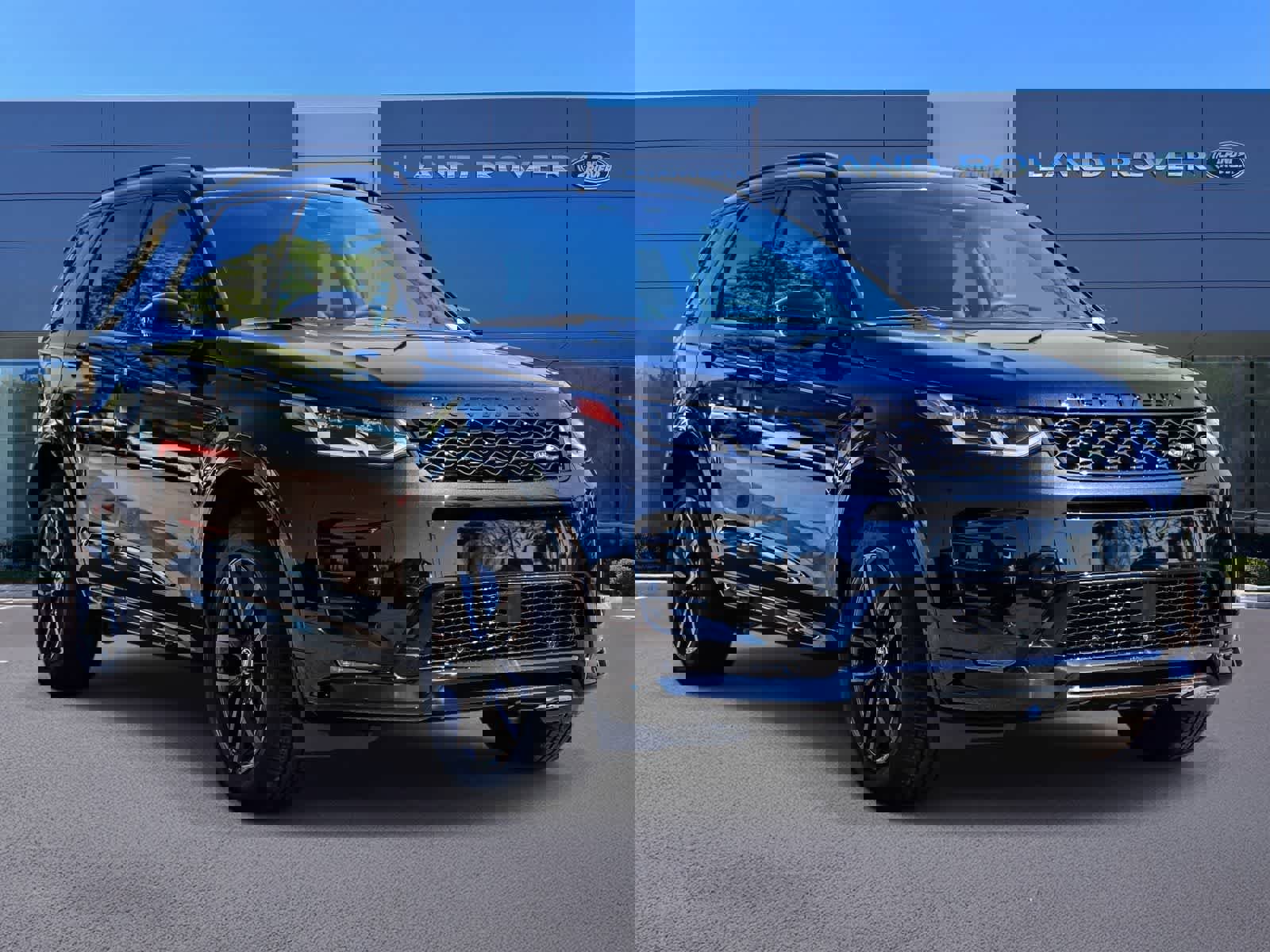New 2026 Land Rover Discovery Sport Landmark image 3